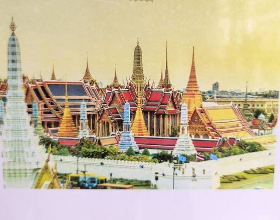 เที่ยวทัวร์วัดวัง the grand parade